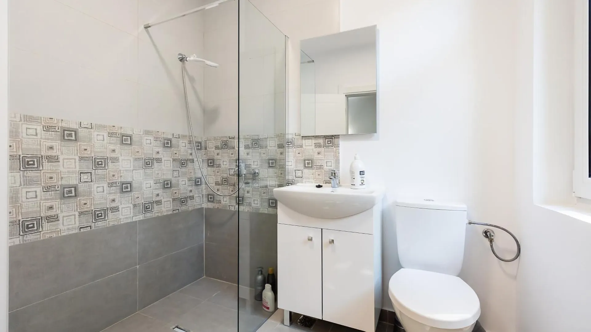 Bucharest Studios Barcelona Room 旅馆