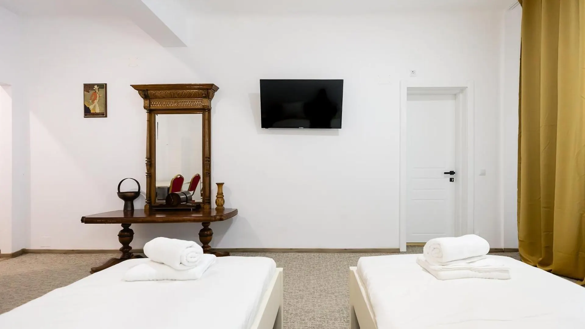 Bucharest Studios Barcelona Room