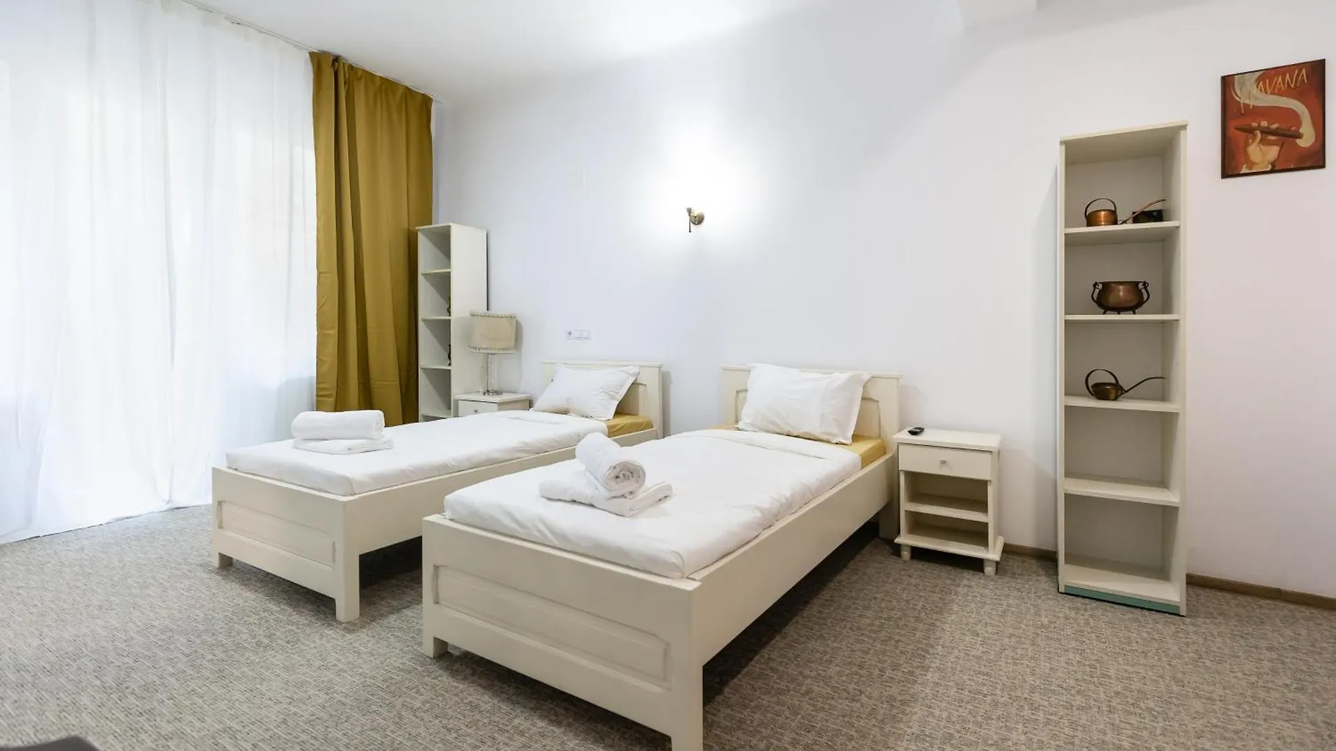 Bucharest Studios Barcelona Room 0*,